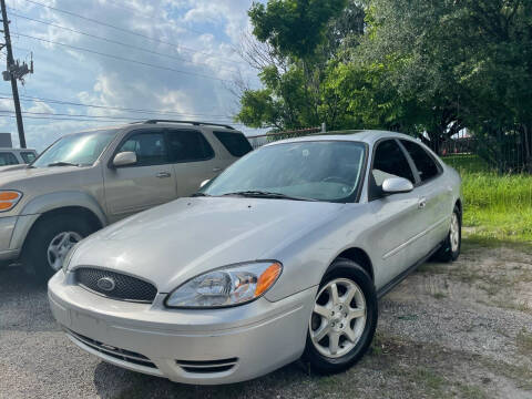2006 Ford Taurus for sale at TWIN CITY MOTORS in Houston TX