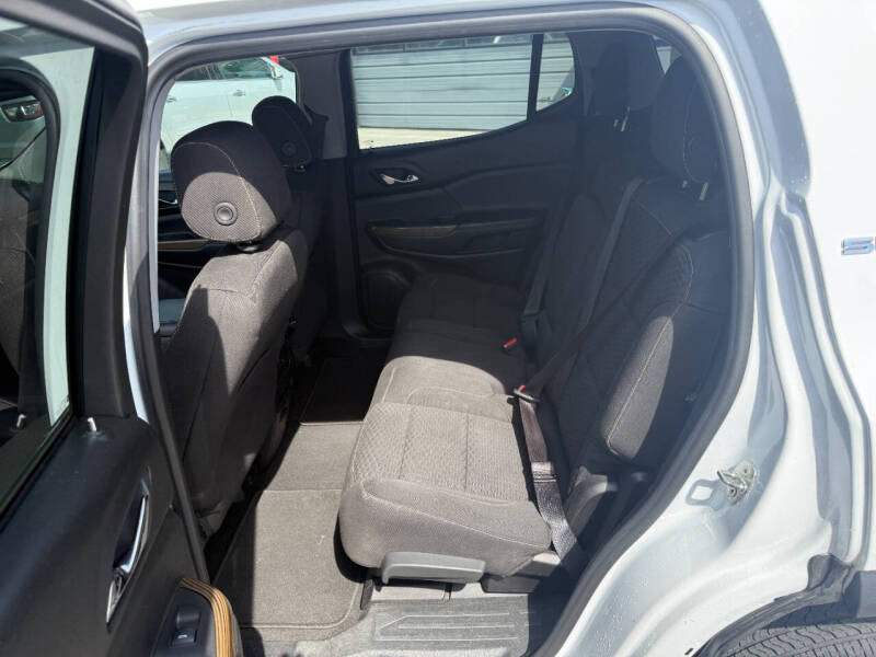 2017 GMC Acadia SLE-2