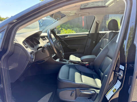 2017 Volkswagen Golf TSI S