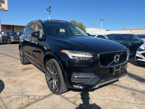 2016 Volvo XC90 T6 Momentum