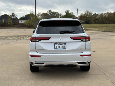 2023 Mitsubishi Outlander SE