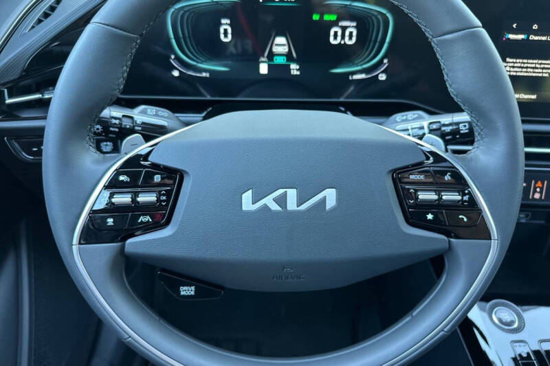 2025 Kia Niro EX Touring