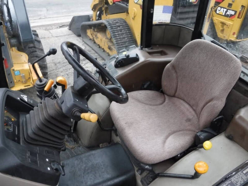 2012 John Deere 5083 EN