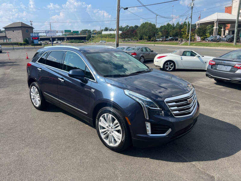 2018 Cadillac XT5 Premium Luxury photo 2