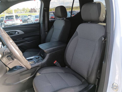 2022 Chevrolet Traverse LT Cloth