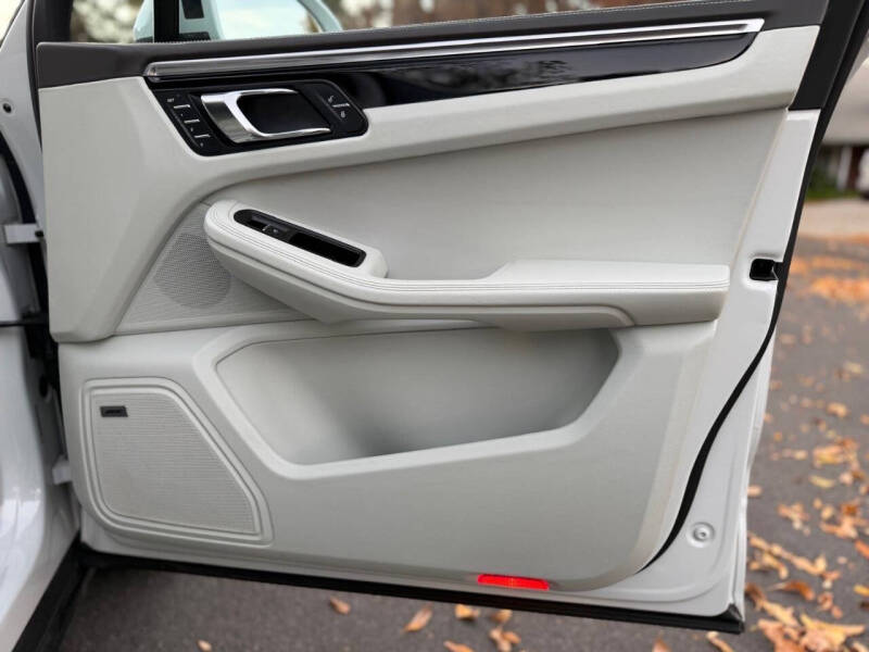 2017 Porsche Macan S