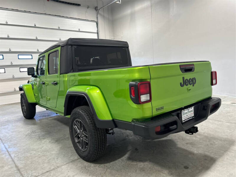 2026 Jeep Gladiator Sport S