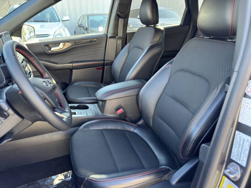 2025 Ford Escape ST-Line