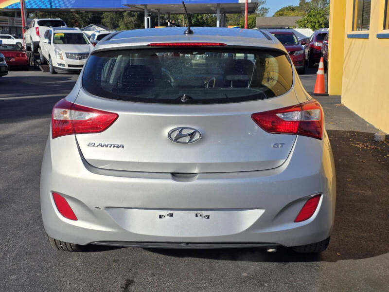 2015 Hyundai Elantra GT Base photo 8