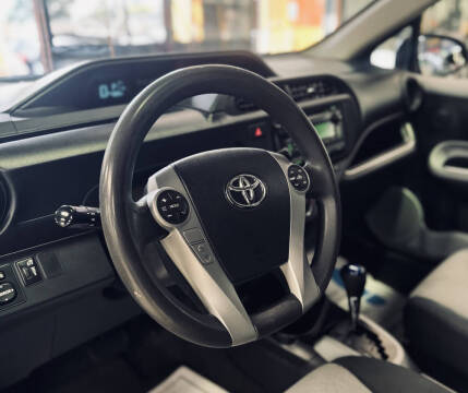 2014 Toyota Prius c Three