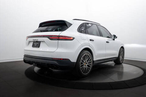 2023 Porsche Cayenne S Platinum Edition