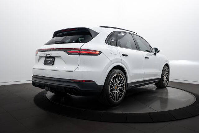 2023 Porsche Cayenne S Platinum Edition