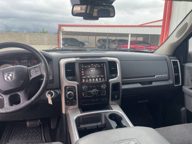 2017 RAM 1500 SLT