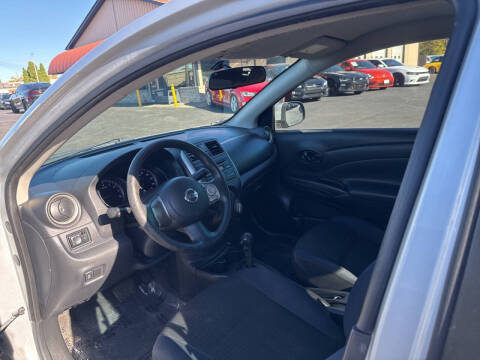2012 Nissan Versa 1.6 SV