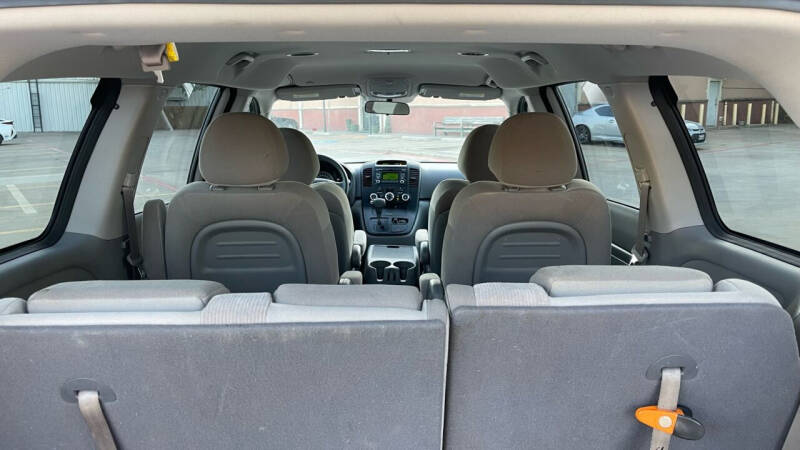 2014 Kia Sedona LX photo 12