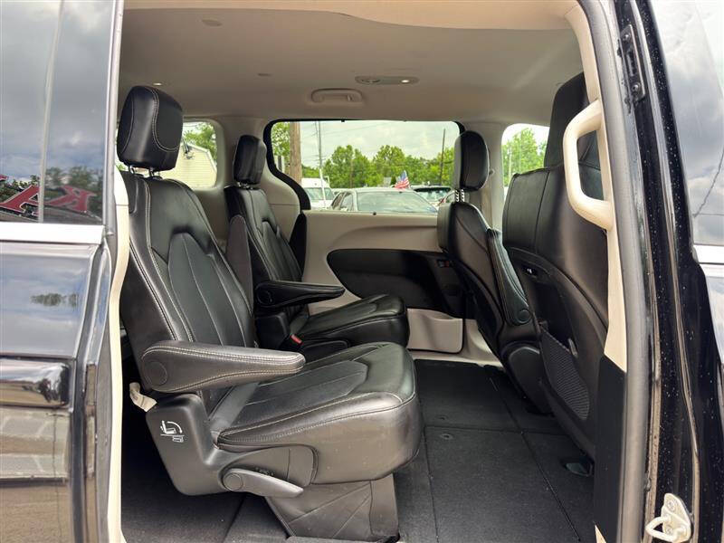 2024 Chrysler Pacifica Touring L