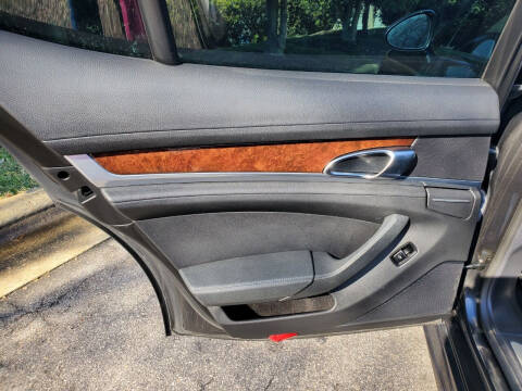 2011 Porsche Panamera 4