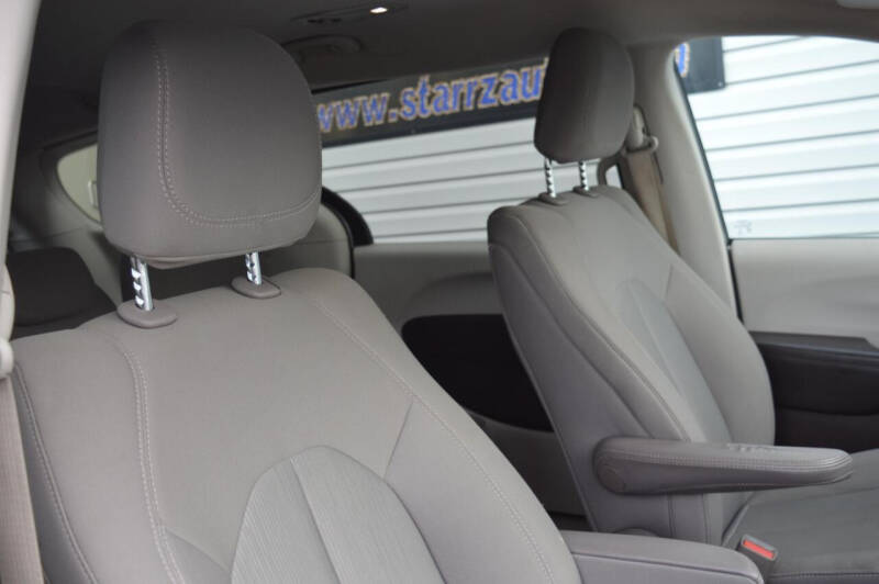 2017 Chrysler Pacifica LX