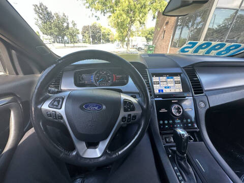 2017 Ford Taurus SHO