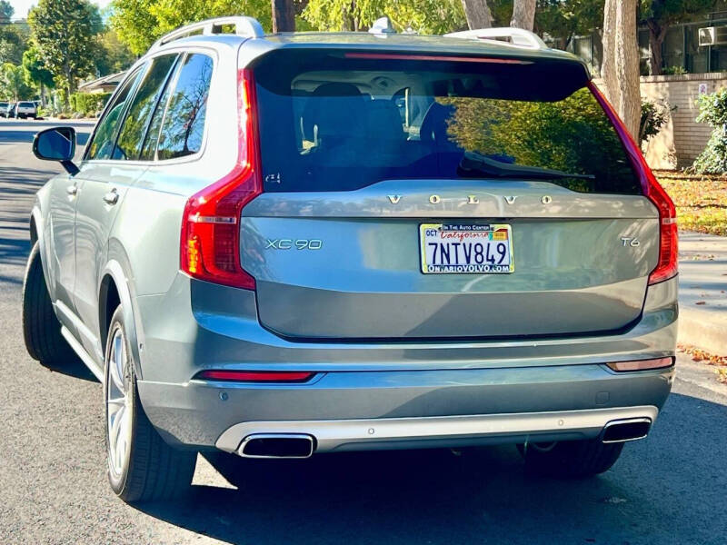 2016 Volvo XC90 T6 Momentum