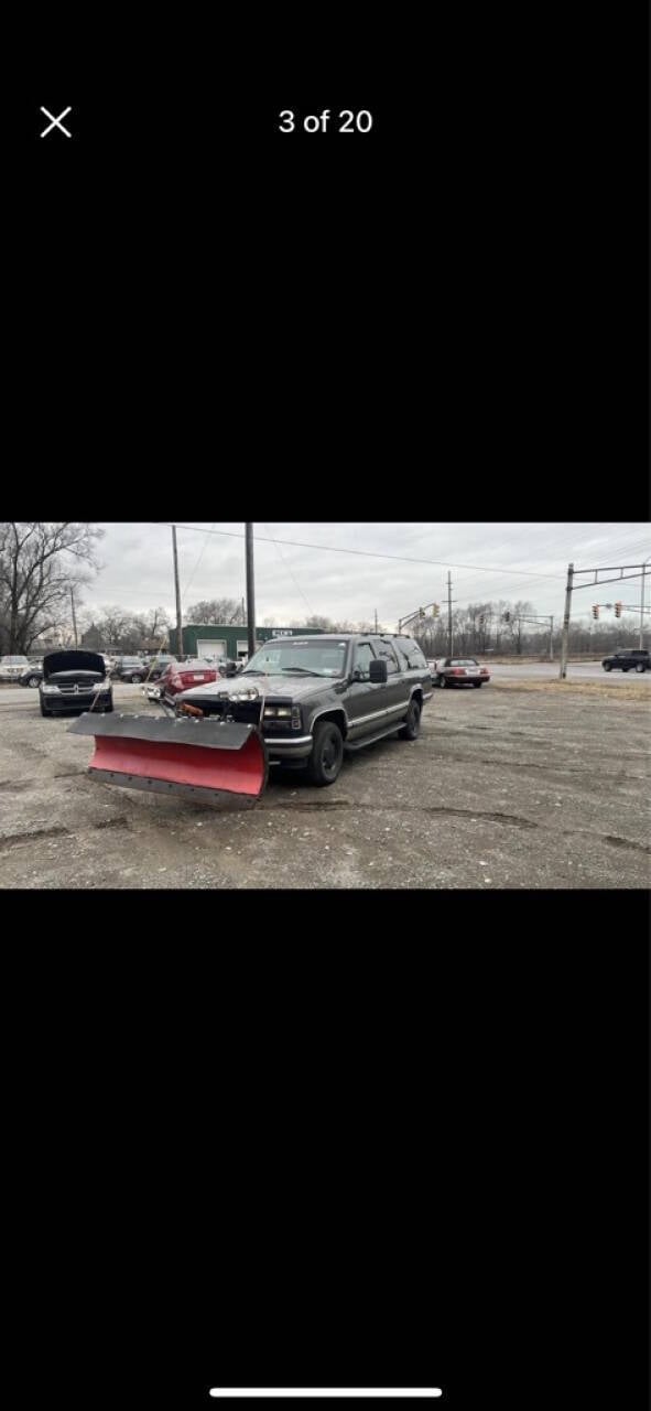 1999 GMC Suburban for sale at DEES AUTO SALES & KUSTOMS WHIPS INC in Gary, IN