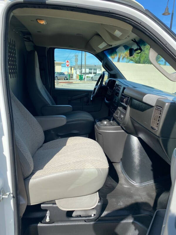 2020 Chevrolet Express 2500