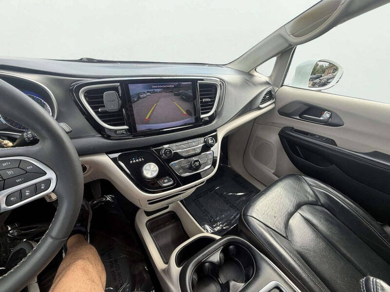 2022 Chrysler Pacifica Touring L