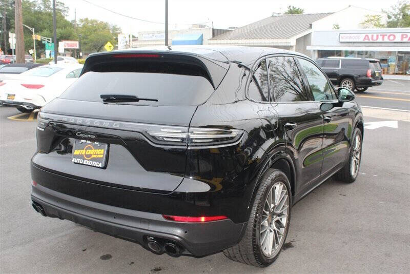 2022 Porsche Cayenne Platinum Edition