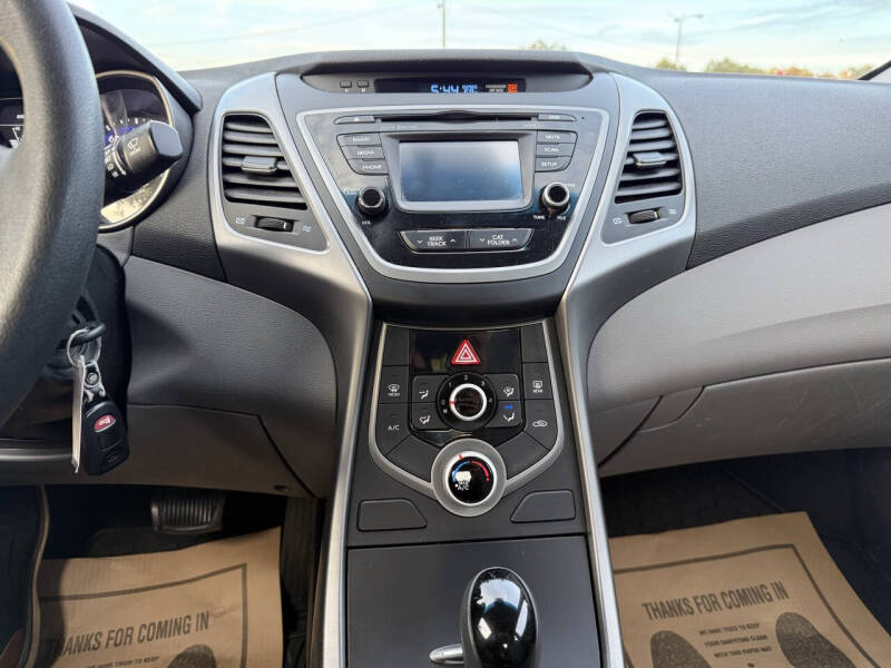 2016 Hyundai Elantra SE