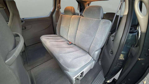 2005 Dodge Grand Caravan SE