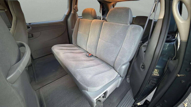 2005 Dodge Grand Caravan SE