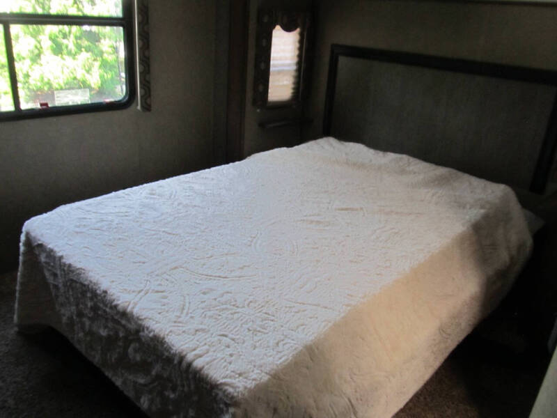 2017 Keystone RV Avalanche