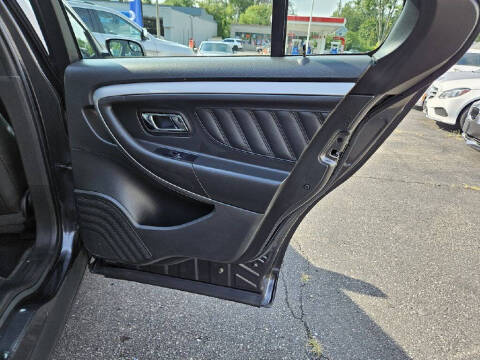 2017 Ford Taurus SEL