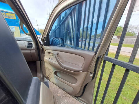 2002 Toyota Sequoia SR5