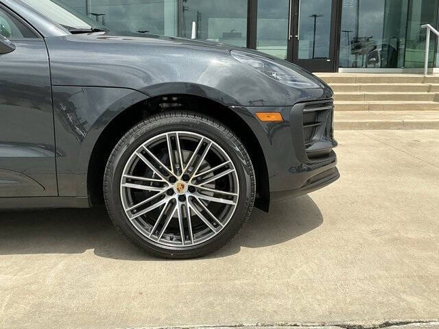 2025 Porsche Macan