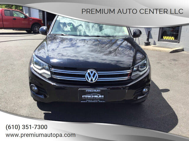 2012 Volkswagen Tiguan SEL photo 2