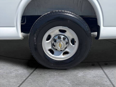 2025 Chevrolet Express LT 3500