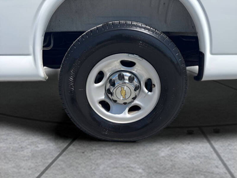 2025 Chevrolet Express LT 3500
