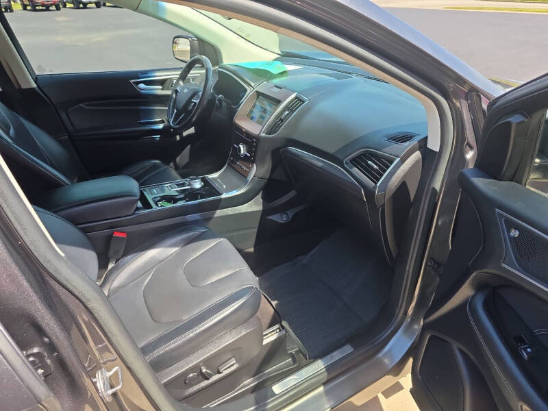 2019 Ford Edge Titanium