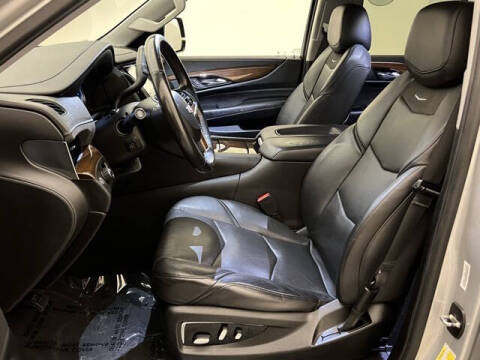 2020 Cadillac Escalade Standard