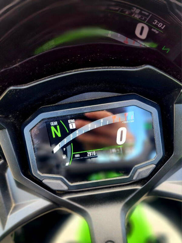 2025 Kawasaki EX650 ABS