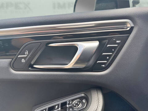 2023 Porsche Macan