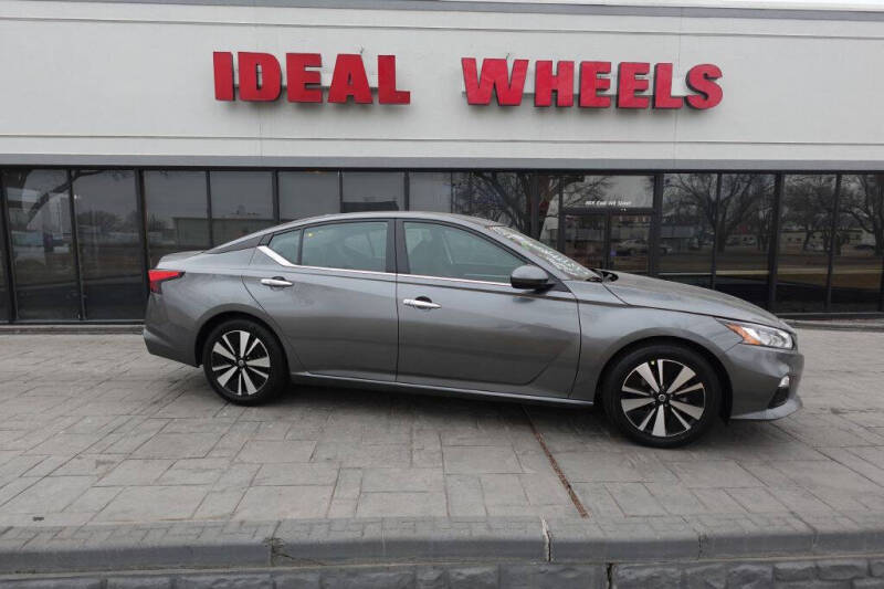 2022 Nissan Altima for sale at Ideal Wheels in Sioux City IA