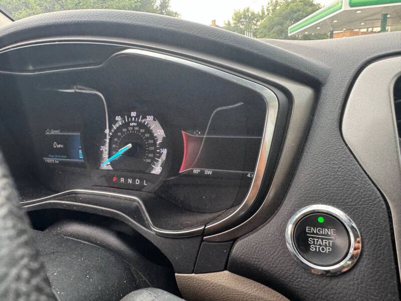 2017 Ford Fusion SE