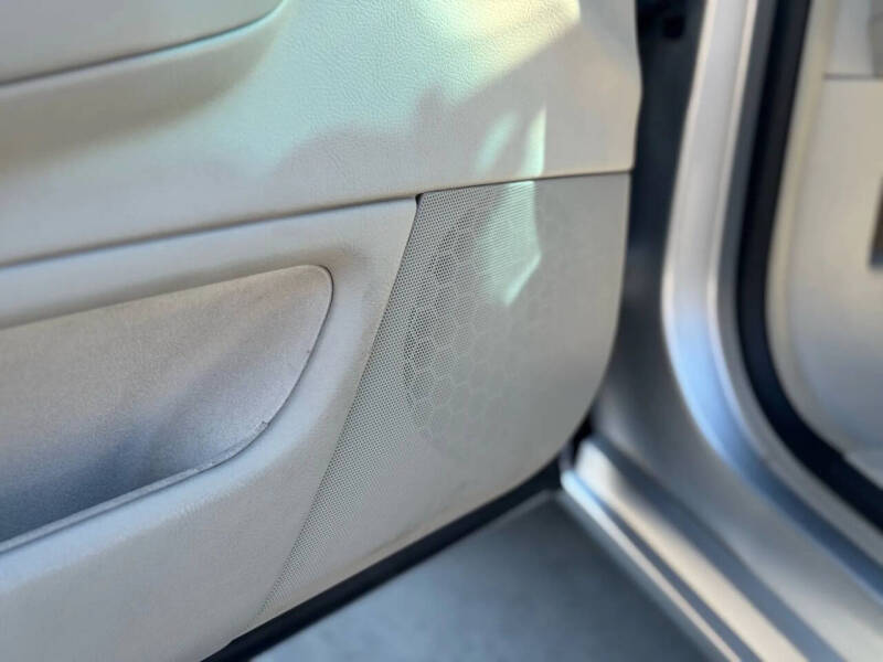 2011 Cadillac DTS Luxury Collection