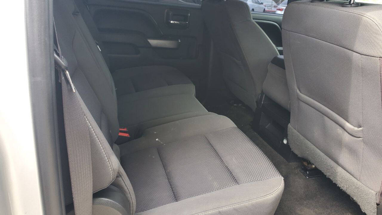 Used Car 2018 Chevrolet Silverado 1500  Lt 4x2 4dr Crew Cab 6.5 Ft. Sb For Sale Under $30,000 In San Antonio, Texas