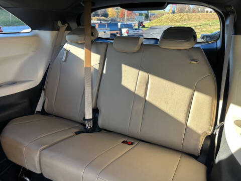 2022 Toyota Sienna XLE 8-Passenger