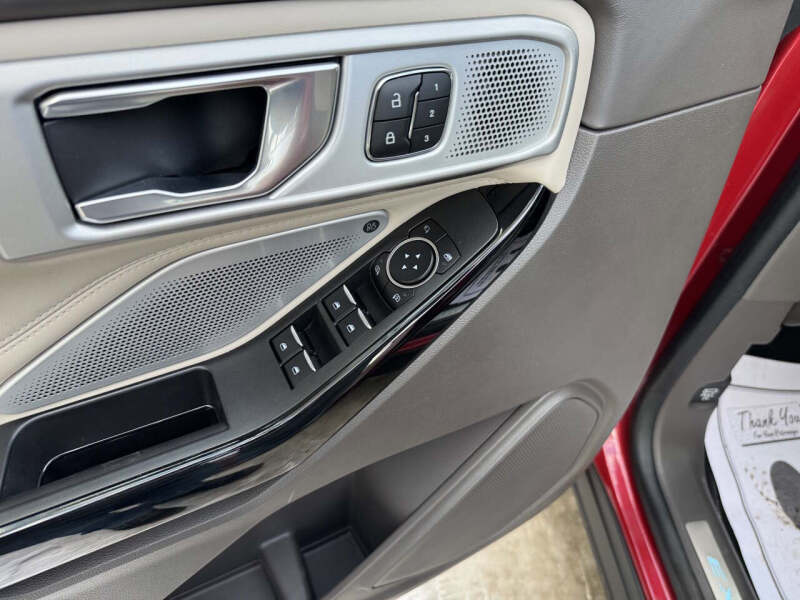 2023 Ford Explorer Platinum