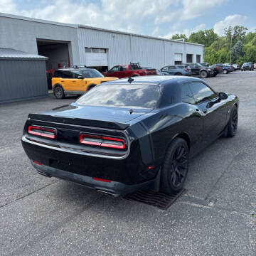 2015 Dodge Challenger R/T Scat Pack Shaker