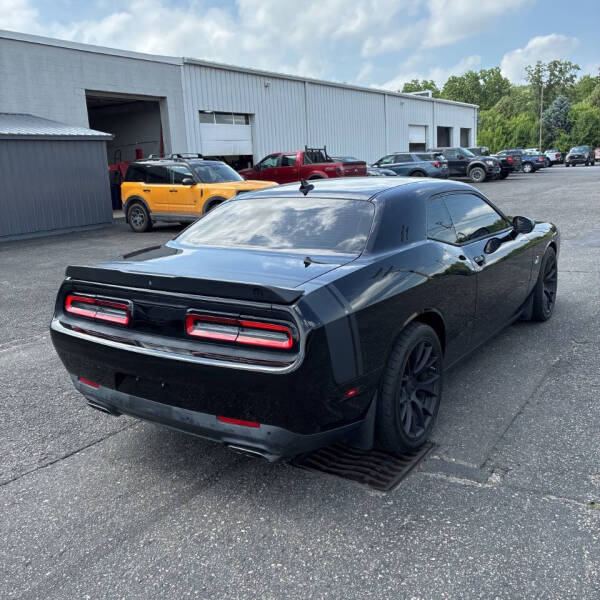 2015 Dodge Challenger R/T Scat Pack Shaker